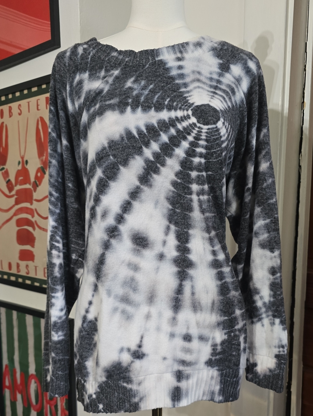 torrid Black & White Tie-Dye Crewneck Sweater 2 2x 18 20